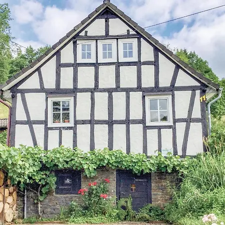 3 Bedroom Cozy In Friesenhagen