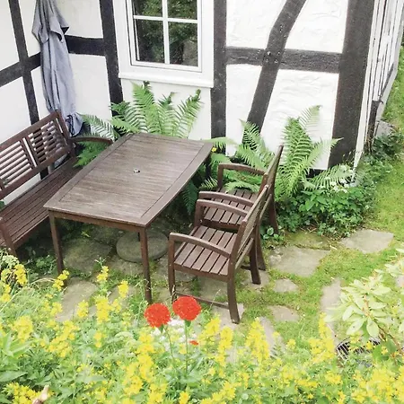 3 Bedroom Cozy In Holiday home
